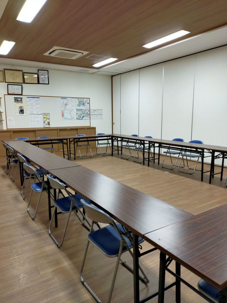 会議室B
